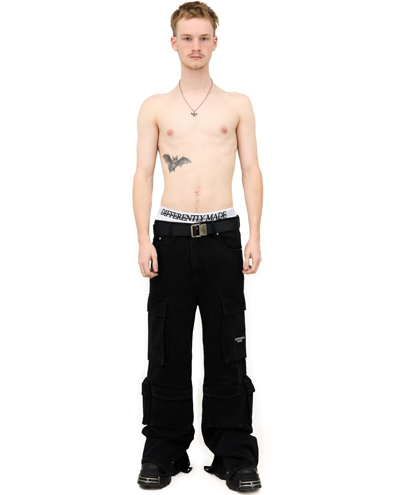 TAG CARGO JEANS - Differently Made